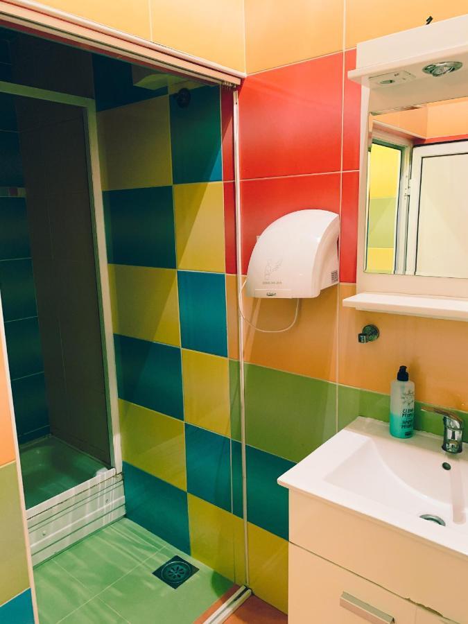 Pop Art Hostel เบลเกรด ภายนอก รูปภาพ